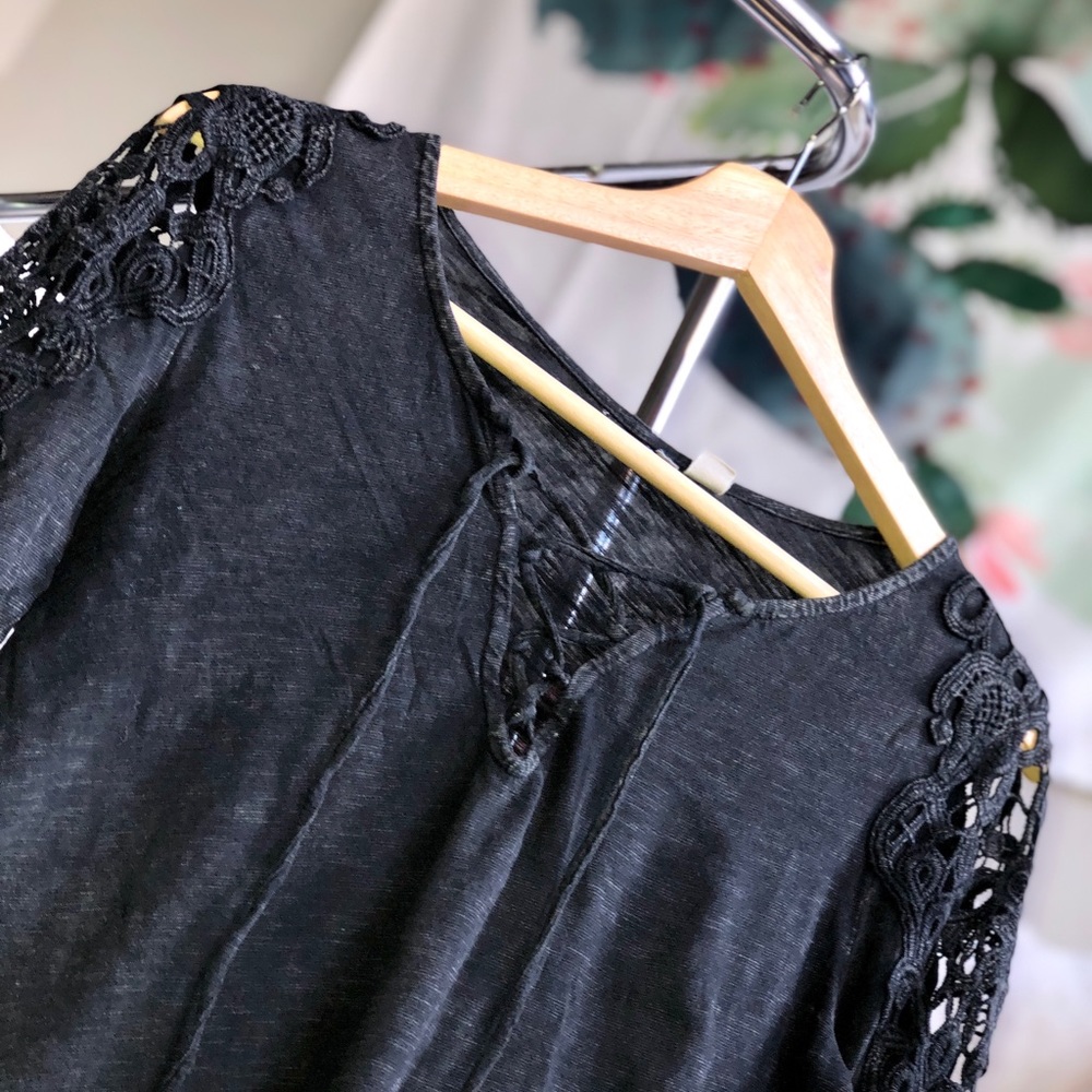 Airy Long-Sleeve